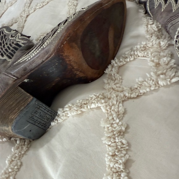 Corral Women’s Sequin Cross and Wings Inlay Western Boots - Picture 5 of 12